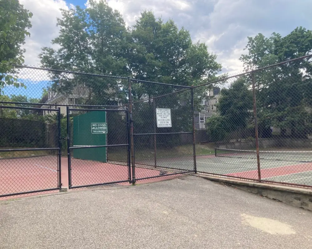 Devotion-school-tennis-practice-wall